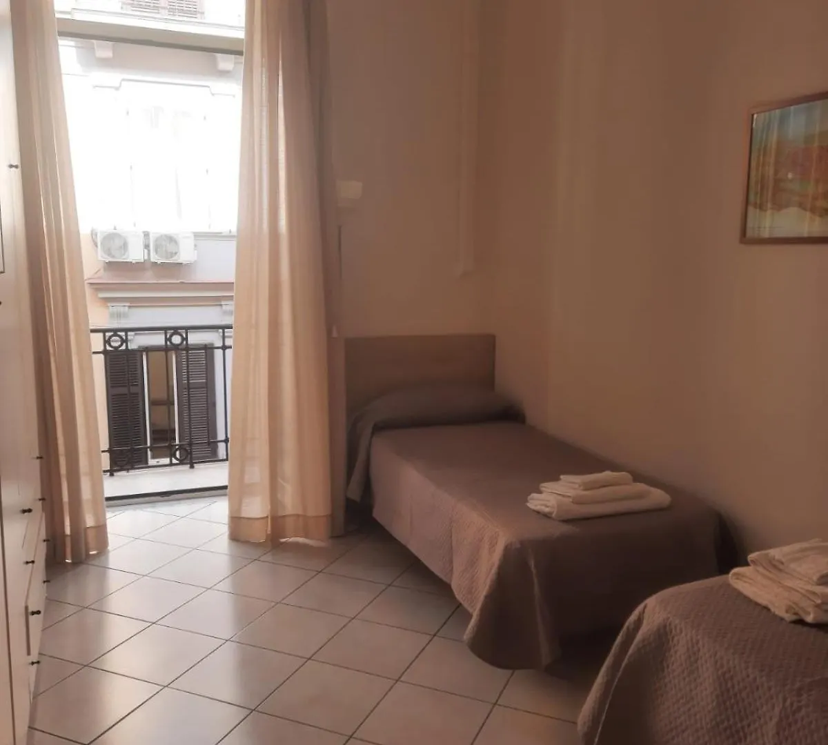 Ampio Appartamento In Centro Naples Italy