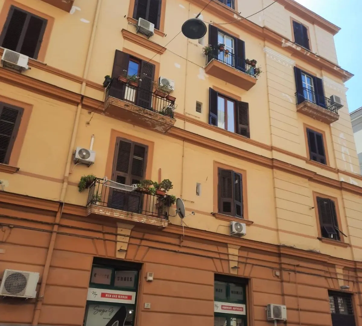 Ampio Appartamento In Centro Naples Apartment