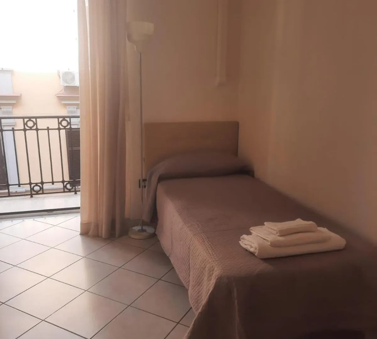 Ampio Appartamento In Centro Naples