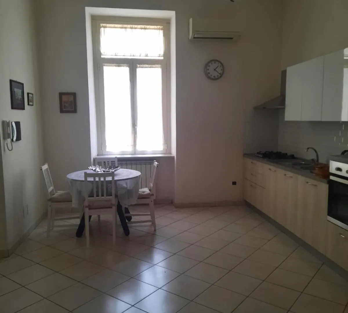 Ampio Appartamento In Centro Naples